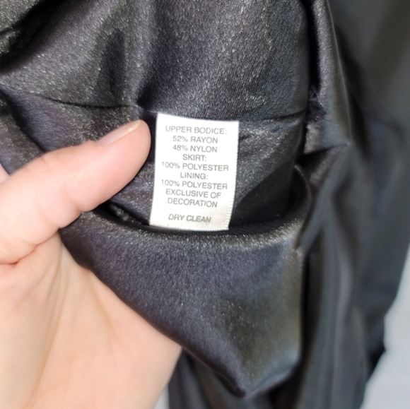 WHITE HOUSE BLACK MARKET LACE & SATIN HALTER DRESS, SZ 2 - Picture 9 of 9